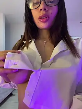 adop me   online show from 10/23/25, 11:46