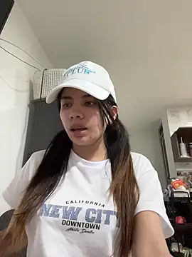 Snapshot of adop_me__ chatting on 03/13/26, 09:32 adop me online show from 03/13/26, 09:32