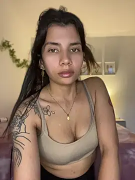 Snapshot of adop_me__ chatting on 04/14/26, 11:00 adop me online show from 04/14/26, 11:00