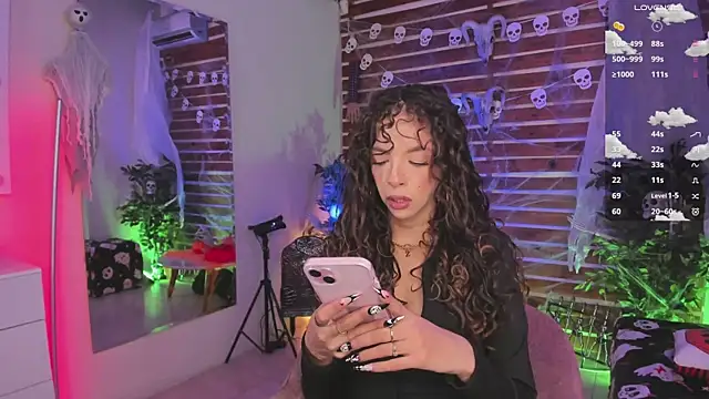 Sapphire Venuss online show from 10/20/25, 01:39