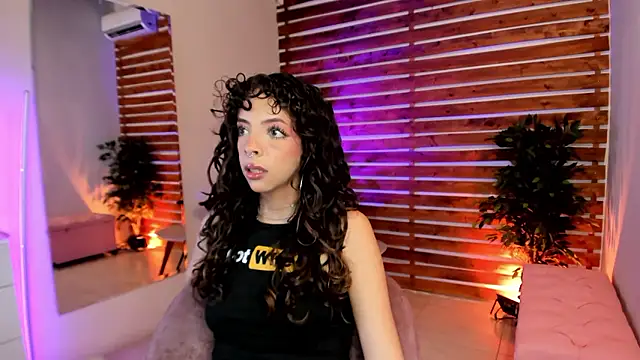 Snapshot of Sapphire_Venuss chatting on 01/11/26, 02:05 Sapphire Venuss online show from 01/11/26, 02:05