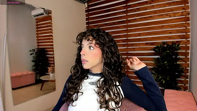 Snapshot of Sapphire_Venuss chatting on 01/14/26, 12:49 Sapphire Venuss online show from 01/14/26, 12:49