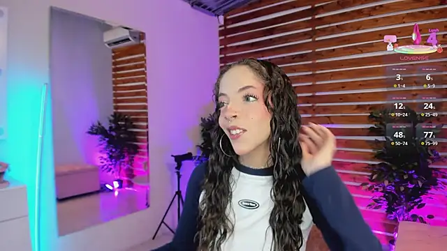 Snapshot of Sapphire_Venuss chatting on 02/05/26, 12:26 Sapphire Venuss online show from 02/05/26, 12:26