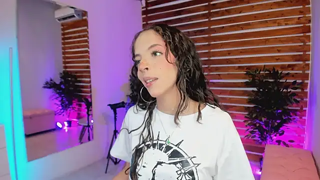 Snapshot of Sapphire_Venuss chatting on 02/07/26, 12:25 Sapphire Venuss online show from 02/07/26, 12:25