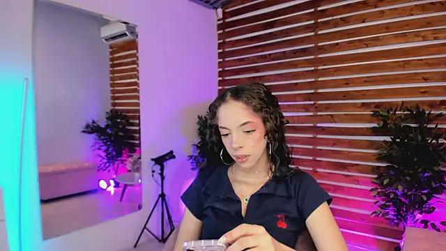 Snapshot of Sapphire_Venuss chatting on 02/08/26, 12:14 Sapphire Venuss online show from 02/08/26, 12:14