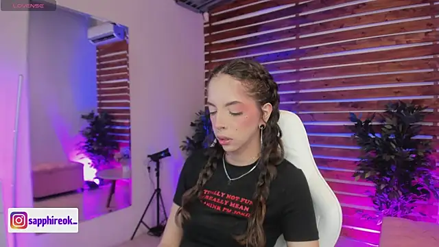 Snapshot of Sapphire_Venuss chatting on 02/21/26, 12:55 Sapphire Venuss online show from 02/21/26, 12:55