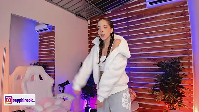 Snapshot of Sapphire_Venuss chatting on 03/18/26, 01:09 Sapphire Venuss online show from 03/18/26, 01:09