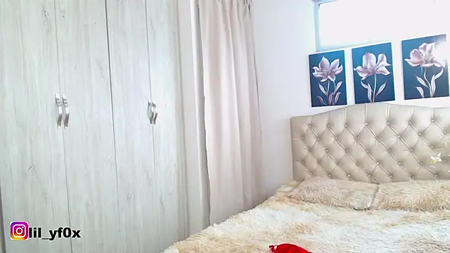 lily f00x online show from 11/19/25, 12:38