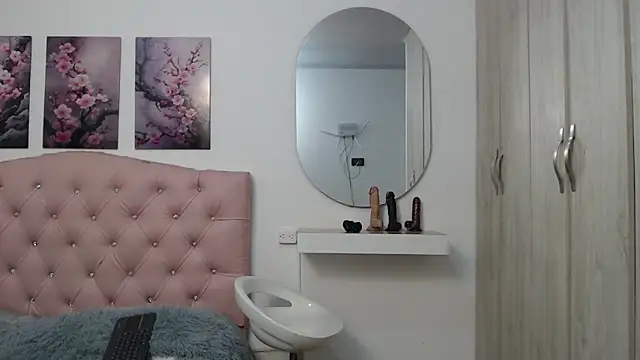 lily f00x online show from 12/17/25, 12:33