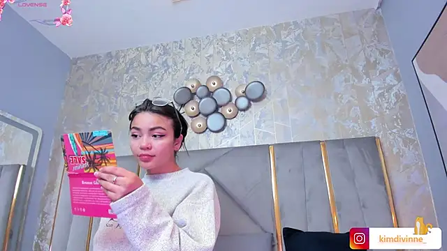 KimDevinne online show from 02/19/25, 02:23