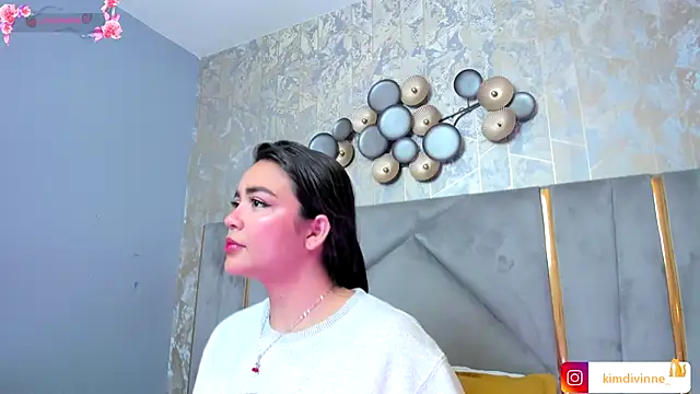 KimDevinne online show from 11/20/25, 02:45