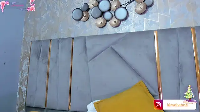 KimDevinne online show from 11/29/25, 03:09