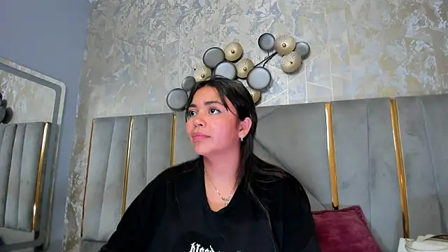 Snapshot of KimDevinne chatting on 02/08/26, 03:10 KimDevinne online show from 02/08/26, 03:10