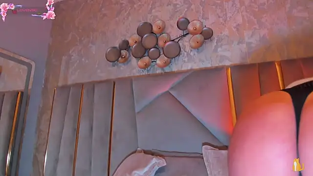 Snapshot of KimDevinne chatting on 02/20/26, 02:30 KimDevinne online show from 02/20/26, 02:30