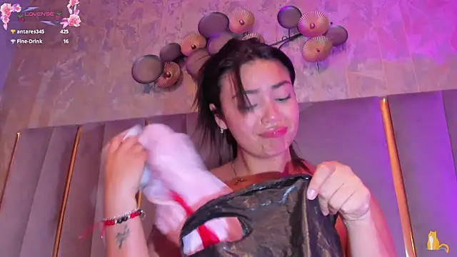 Snapshot of KimDevinne chatting on 04/09/26, 06:19 KimDevinne online show from 04/09/26, 06:19