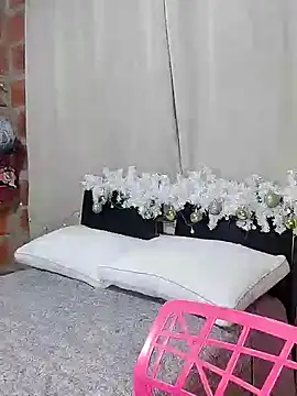 Snapshot of anngela01 chatting on 12/03/24, 10:51 anngela01 online show from 12/03/24, 10:51