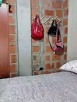 Snapshot of anngela01 chatting on 12/14/24, 10:24 anngela01 online show from 12/14/24, 10:24