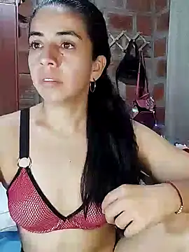 Snapshot of anngela01 chatting on 12/26/24, 10:52 anngela01 online show from 12/26/24, 10:52