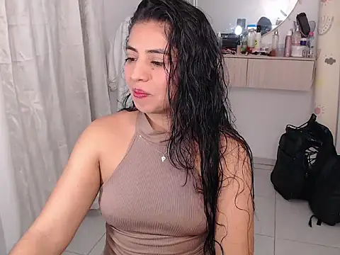 Snapshot of anngela01 chatting on 03/09/26, 12:47 anngela01 online show from 03/09/26, 12:47