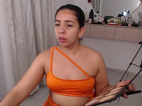 Snapshot of anngela01 chatting on 03/28/26, 01:49 anngela01 online show from 03/28/26, 01:49