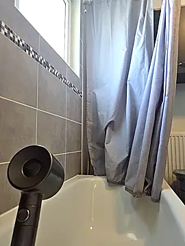 Snapshot of SpottedMulatto chatting on 04/26/26, 12:14 SpottedMulatto online show from 04/26/26, 12:14