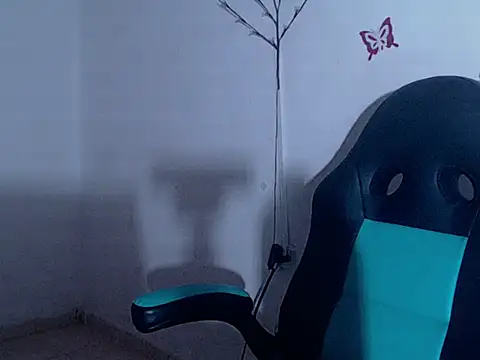 Snapshot of PAU_GOOMEZ_0809 chatting on 11/19/25, 08:09 PAU GOOMEZ 0809 online show from 11/19/25, 08:09