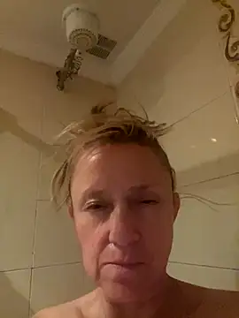 issa soto  online show from 09/30/25, 04:45