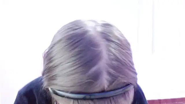 Snapshot of Aurora_blossom__ chatting on 12/18/24, 12:29 Aurora blossom   online show from 12/18/24, 12:29