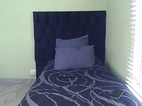 Snapshot of ThickPearlx23 chatting on 11/03/25, 07:42 ThickPearlx23 online show from 11/03/25, 07:42