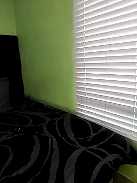 Snapshot of ThickPearlx23 chatting on 11/12/25, 06:58 ThickPearlx23 online show from 11/12/25, 06:58