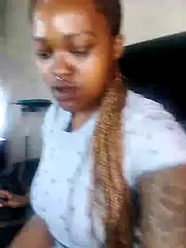 Snapshot of ThickPearlx23 chatting on 01/19/26, 06:50 ThickPearlx23 online show from 01/19/26, 06:50