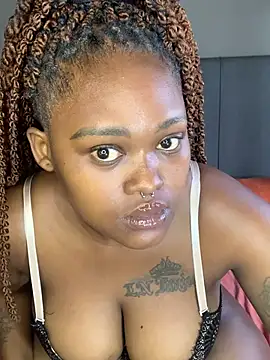 Snapshot of ThickPearlx23 chatting on 03/07/26, 07:49 ThickPearlx23 online show from 03/07/26, 07:49