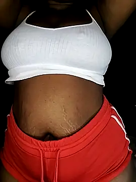 Snapshot of ThickPearlx23 chatting on 03/15/26, 06:52 ThickPearlx23 online show from 03/15/26, 06:52