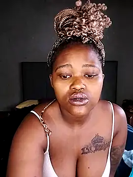 Snapshot of ThickPearlx23 chatting on 04/15/26, 06:42 ThickPearlx23 online show from 04/15/26, 06:42