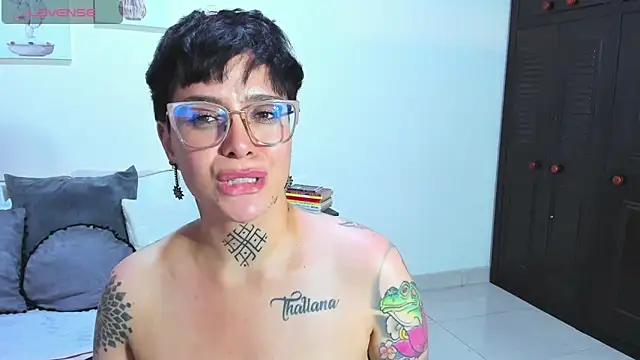 Snapshot of KatInk chatting on 12/05/24, 11:18 KatInk online show from 12/05/24, 11:18