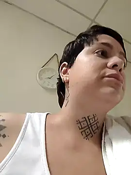 Snapshot of KatInk chatting on 12/19/25, 01:07 KatInk online show from 12/19/25, 01:07