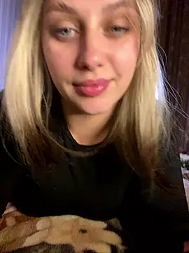 Snapshot of 69Laura696 chatting on 12/26/24, 08:42 69Laura696 online show from 12/26/24, 08:42