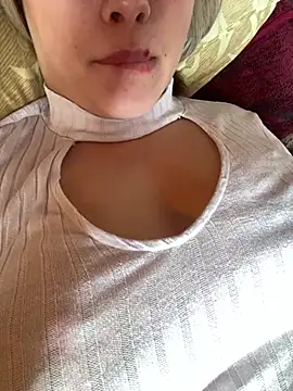 Snapshot of 69Laura696 chatting on 02/22/25, 09:12 69Laura696 online show from 02/22/25, 09:12