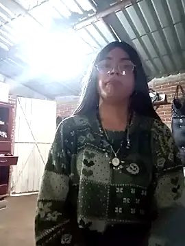 Snapshot of yovana13 chatting on 10/04/25, 03:10 yovana13 online show from 10/04/25, 03:10