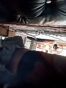 Snapshot of yovana13 chatting on 10/22/25, 09:25 yovana13 online show from 10/22/25, 09:25