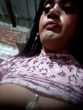 Snapshot of yovana13 chatting on 10/26/25, 09:15 yovana13 online show from 10/26/25, 09:15