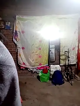 Snapshot of yovana13 chatting on 11/17/25, 03:01 yovana13 online show from 11/17/25, 03:01