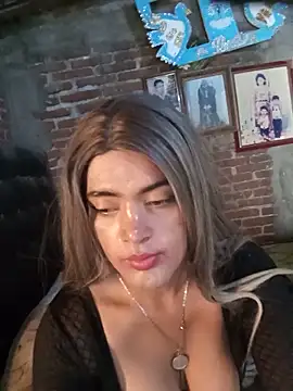 Snapshot of yovana13 chatting on 06/17/26, 05:36 yovana13 online show from 06/17/26, 05:36