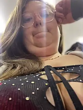 Chloee ep online show from 12/22/24, 01:34