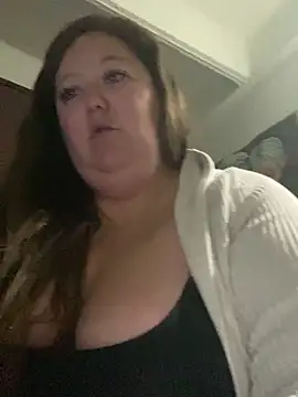 Chloee ep online show from 10/06/25, 01:58