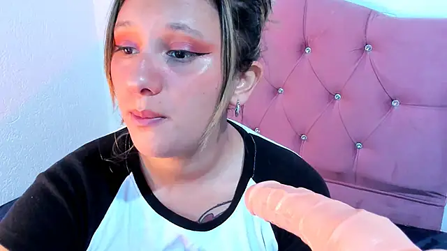 Mila nixon02 online show from 02/21/25, 04:05