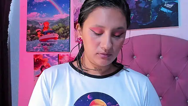 Snapshot of Mila_nixon02 chatting on 07/24/26, 05:00 Mila nixon02 online show from 07/24/26, 05:00