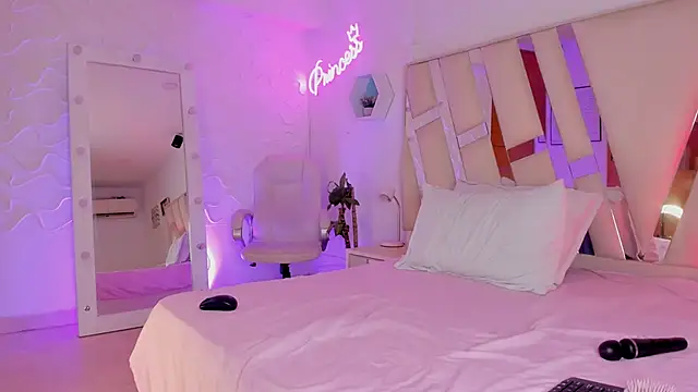 Snapshot of EthanCollens chatting on 11/14/25, 10:07 EthanCollens online show from 11/14/25, 10:07