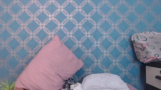 Snapshot of violeta_cute18 chatting on 01/24/25, 10:51 violeta cute18 online show from 01/24/25, 10:51