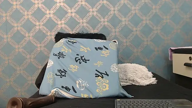 Snapshot of violeta_cute18 chatting on 03/11/25, 06:52 violeta cute18 online show from 03/11/25, 06:52